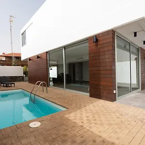 Modern 2br House - Private Pool - Parking , San Bartolomé España